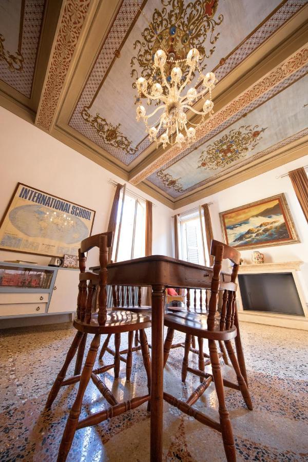 Anna'S House Apartment Modena Bagian luar foto