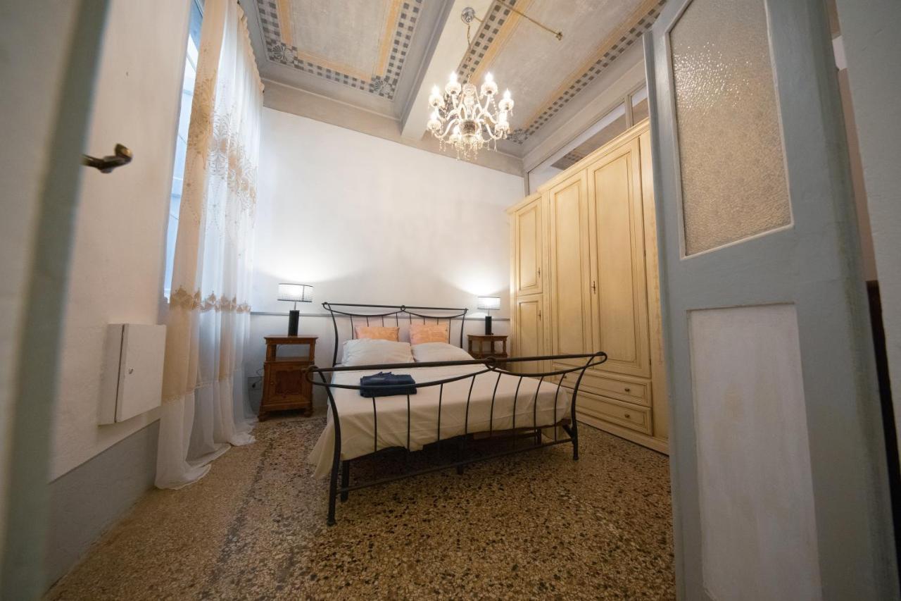 Anna'S House Apartment Modena Bagian luar foto